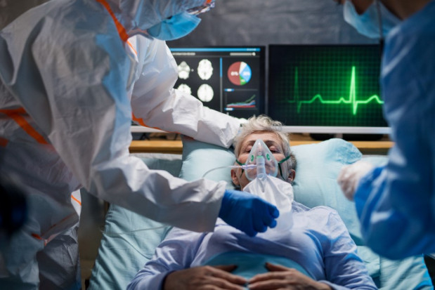 Kolejna pandemia COVID-19 (fot. shutterstock) Wirus na dniach przetestuje wydolność systemu ochrony zdrowia
