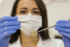 Konkurs ofert stomatologia (fot. unsplash) Lubelski OW NFZ: świadczenia stomatologiczne