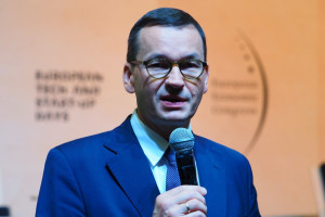 Premier Mateusz Morawiecki (fot. Fotolia/PTWP) Pademia w zenicie: rządowa lista restrykcji