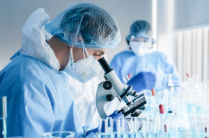 Jak rozwija się COVID-19 - nieoczkiwane ustalenia naukowców