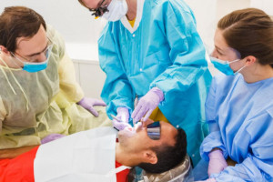 COVID-19: Columbia University sprawdza wytyczne CDC w zakresie stomatologii