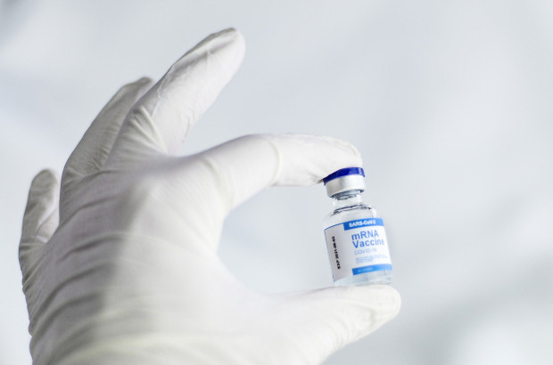 Szczepionka Moderny skuteczna przeciwko wariantom koronawirusa z RPA i Brazylii