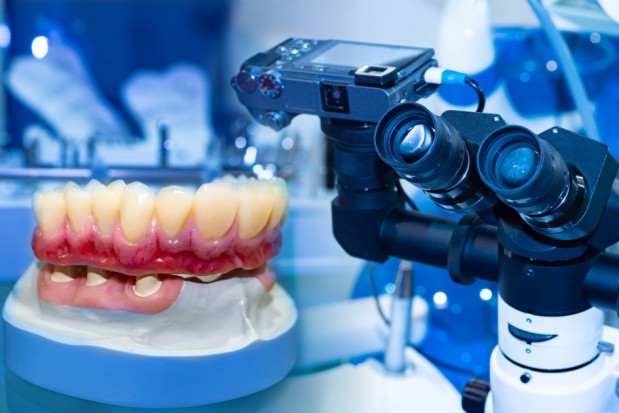 Poszukiwany asystent w Zakładzie Chirurgii Stomatologicznej Instytutu Stomatologii UJ CM (fot. shutterstock). CM UJ: praca dla asystenta (chirurgia stomatologiczna)