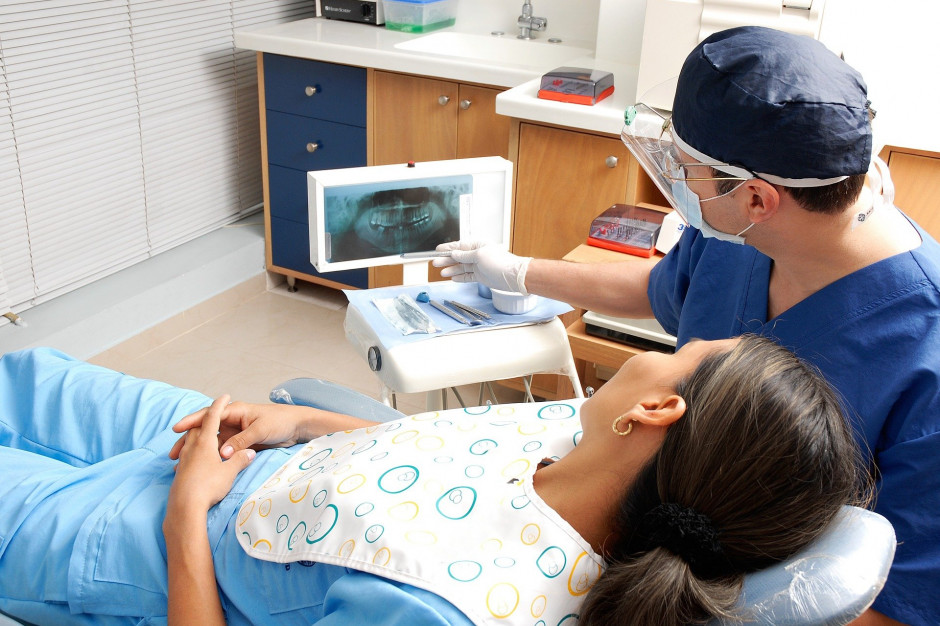 Konwencjonalna diagnostyka obrazowa w gabinecie stomatologicznym  (fot. Pixabay)