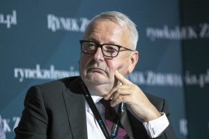 Prezes NRL prof. Andrzej Matyja (fot. PTWP/Fotolia) Minimalne zarobki w ochronie zdrowia: apel NRL do parlamentarzystów
