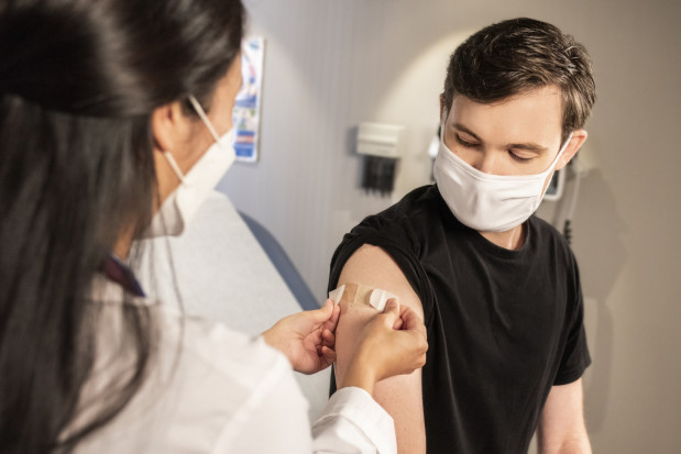 Koronawirus: badania potwierdzają wzmocnienie szczepieniami odporności u ozdrowieńców