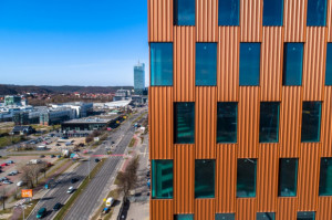 Lux.Med Stomatologia w gdańskim biurowcu Wave (fot. archiwum) Stomatologia w Grupie Lux Med bogatsza o nowe centrum w Gdańsku
