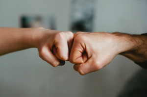 Prof. Mieszko Więckiewicz laureatem konkursu Supertalent w Medycynie 2021 (fot. Unsplash) Prof. Mieszko Więckiewicz Supertalentem w Medycynie 2021