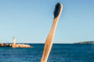Australijczycy stronią od szczotkowania zębów (fot. unsplash) Połowa Australijczyków myje zęby raz dziennie