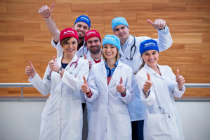 Studenci GUMed (fot. GUMed) GUMed: pierwsze rozdanie miejsc na stomatologii