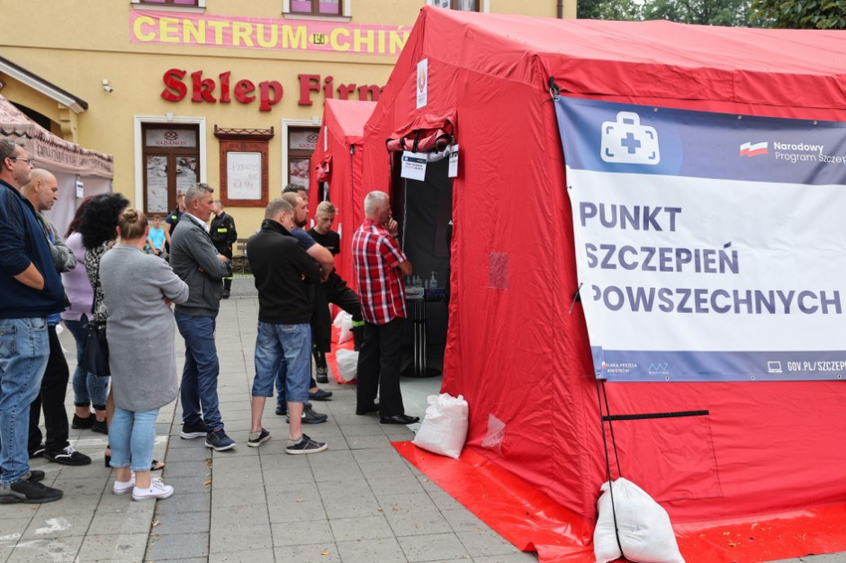 Szczepią w Czarnym Dunajcu (fot. PAP/Grzegorz Momot)