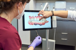 Complete Smile Check – co to takiego? (fot. Medicover Stomatologia) Diagnostyka pacjenta stomatologicznego: Complete Smile Check