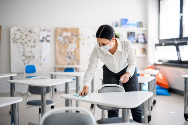 Opieka stomatologiczna nad uczniami szkół podstawowych (fot. shutterstock) Opieka stomatologiczna nad uczniami, poszukiwani świadczeniodawcy