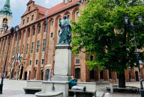 Dlaczego Toruń nie olśniewa uśmiechem? (fot. unsplash) Petycja w sprawie problemów stomatologicznych w Toruniu