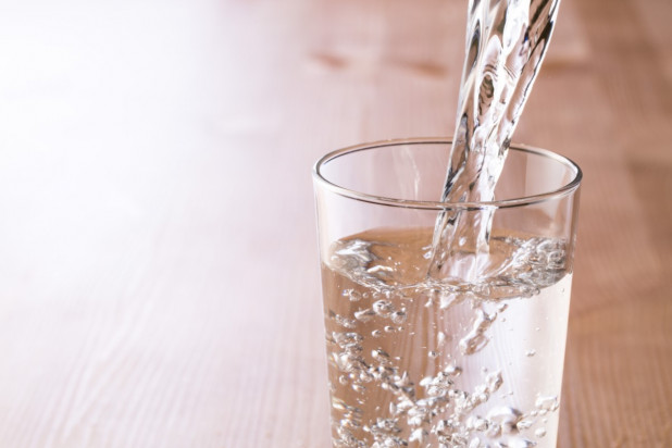 Przerwa we fluoryzowaniu wody wodociągowej spowodowała nasilenie próchnicy zębów u dzieci (fot. Shutterstock) Kanada: mniej fluoru w wodzie to więcej próchnicy zębów