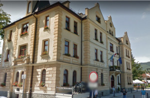 Urząd Miasta w Ustroniu Śląskim (źródło: Google Maps) Ustronie Śląskie bez dentysty w szkole