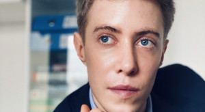 Rozprawa wstępna w sprawie króla od wybielania zębów