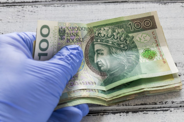 Termin spłaty zaliczek 1/12 (fot. Shutterstock) Zaliczki 1/12 dłużej wypłacane i dłużej rozliczane