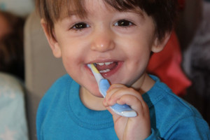 WHO: pasta z fluorem podstawowym lekiem dla dzieci i dorosłych