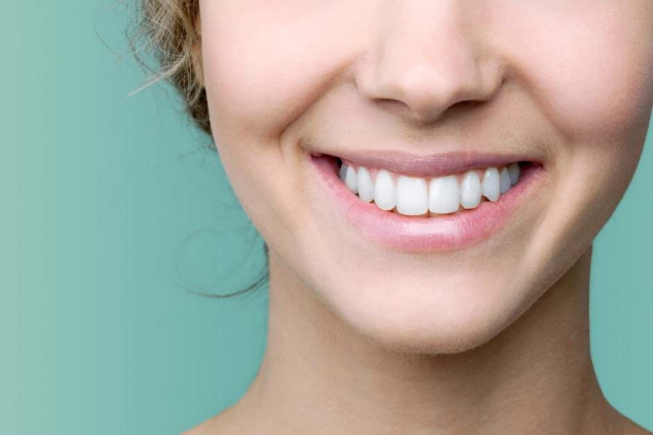 Najlepiej wybielaniu poddają się zęby o kolorze A i B (fot. Shutterstock)