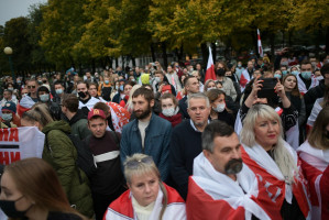 Spotkanie zorganizowane przez Fundację "Białoruski Dom", w Warszawie (fot. PAP/Marcin Obara) Koronawirus 7 października: 29 zgonów i 2007 zakażeń