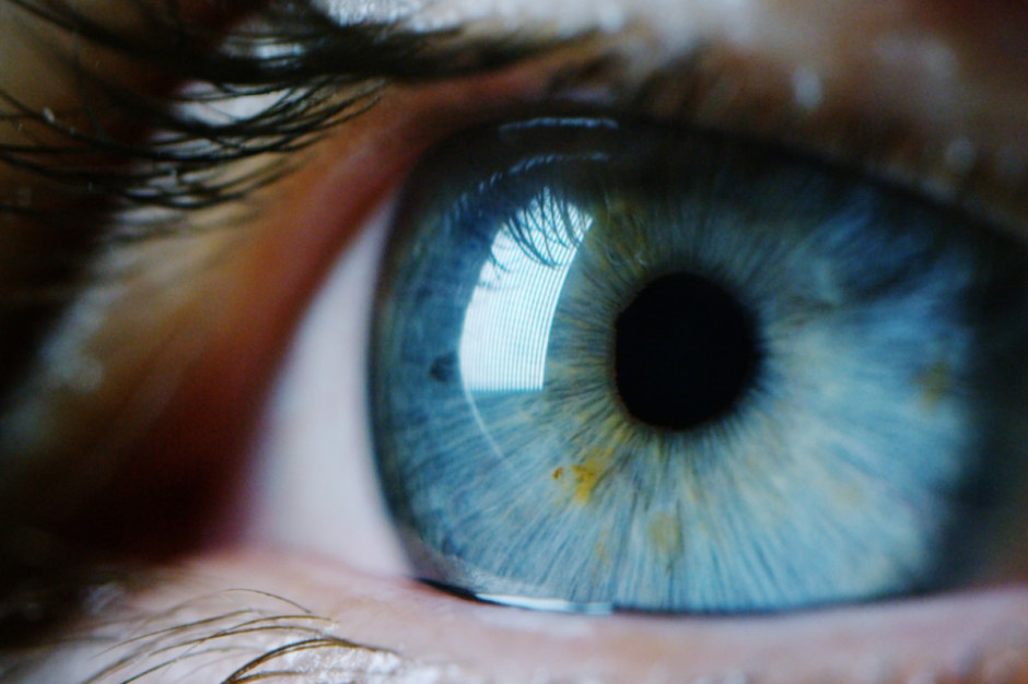 Stomatolodzy mogą ostrzegać przed ryzykiem chorób oczu (fot. Shutterstock)