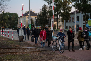 Uczestnicy Zamojskiego Marszu Pamięci (foto PAP/Wojtek Jargiło) Koronawirus 17 października: 1 zgon i 2523 zakażeń