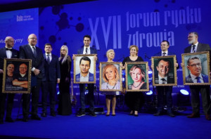 XVII Forum Rynku Zdrowia. Laureaci Portretów Polskiej Medycyny 2021 Fot. Rynek Zdrowia Portrety Polskiej Medycyny 2021 rozdane