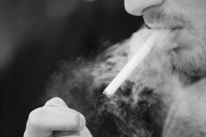 Dentysta ma ważną rolę do spełnienia w walce z nikotynizmem (fot. Unsplash) FDI: dentyści na froncie walki z nikotynizmem