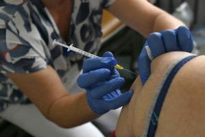 Punkt szczepień przeciwko Covid-19 w Wojewódzkim Szpitalu w Przemyślu (fot. PAP/Darek Delmanowicz) Koronawirus 21 października: 46 zgonów i 5592 zakażenia