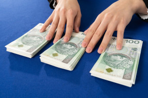 Za niskie wyceny świadczeń stomatologicznych (fot. Shutterstock) Urealnienie cen świadczeń stomatologicznych koniecznością