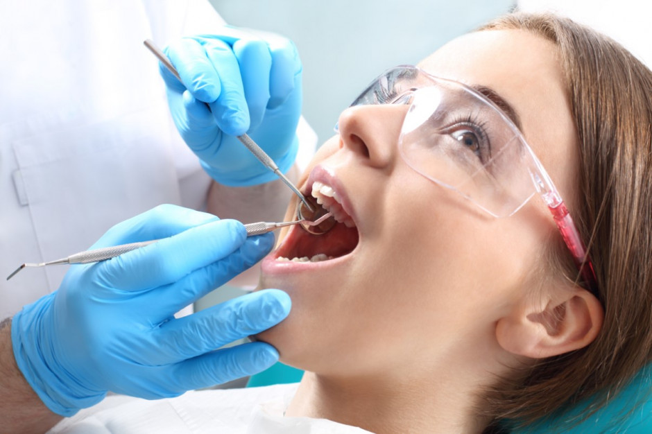 Nietypowe powikłanie leczenia kanałowego zęba (fot. Shutterstock)