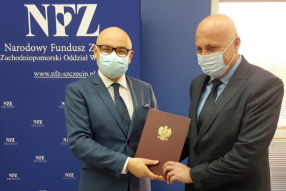 Paweł Kurzak dyrektor Zachodniopomorskiego OW NFZ   (po prawej) (źródło TT)