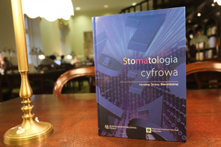 Podręcznik do stomatologii cyfrowej (fot. UM Białystok)