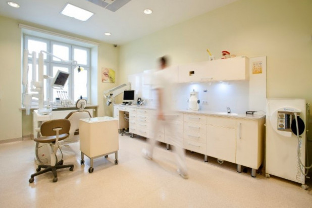 Centrum Stomatologii „Dentalium” w Świdnicy przy ul. Kolejowej (źródło Dentalium) Świdnica: uruchomiono gabinet stomatologiczny w SP nr 4