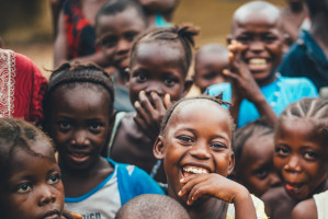 W wielu krajach Afryki regularna opieka stomatologiczna nie istnieje (fot. Unsplash) Dentyści na misji w Kamerunie