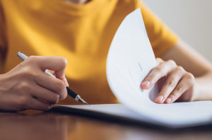 NFZ: nowy załącznik, określający wzór umowy na świadczenia stomatologiczne (fot. Adobe) NFZ porządkuje warunki umów stomatologicznych
