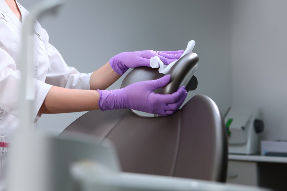Covid-19: kto zastąpi niezaszczepionego dentystę? (fot. Shutterstock)