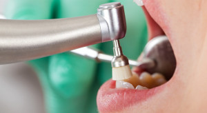 Asystentka, higienistka stomatologiczna i technik dentystyczny – tak wygląda projekt ustawy