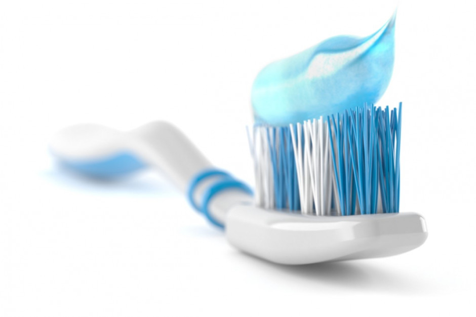 Działanie past do zębów z enzymami i białkami wchodzącymi w skład ludzkiej śliny Fot. Shutterstock