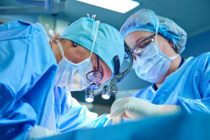 Problem z miejscami pozarezydenckimi w chirurgii stomatologicznej Fot.AdobeStock Specjalizacja: konsultant krajowy w dziedzinie chirurgii stomatologicznej interweniuje