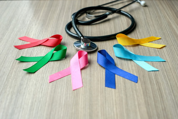 Dzisiaj Światowy Dzień Walki z Rakiem: onkoterapia a jama ustna