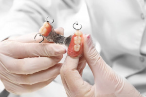 ZK w Wiśniczu szuka wykonawcy protez zębowych