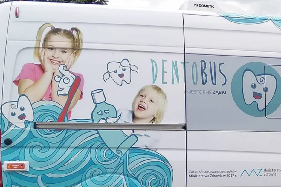 Dentobus unaocznia problemy polskich dzieci Dentobus unaocznia problemy polskich dzieci