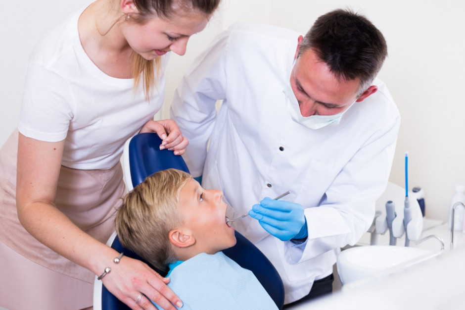 Kiedy badania profilaktyczne jamy ustnej dzieci i młodzieży? Fot. Shutterstock