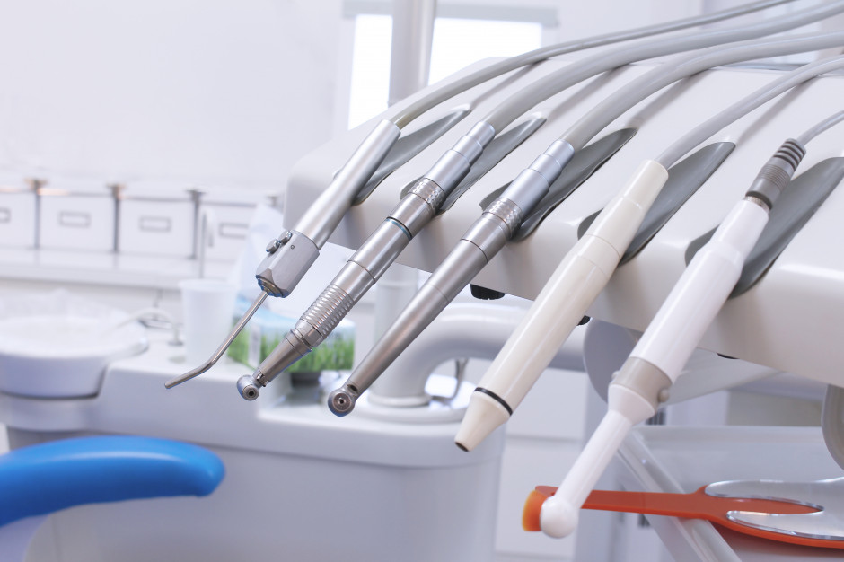 Jakie kolejki do dentysty na NFZ? Fot. AdobeStock