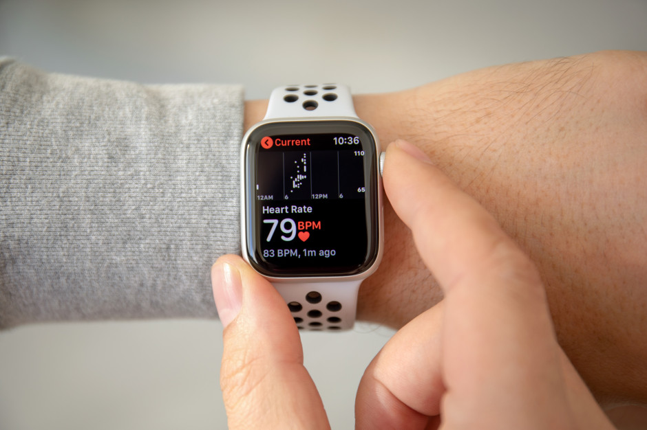 Zegarek z funkcją EKG ratuje życie Fot. Shutterstock