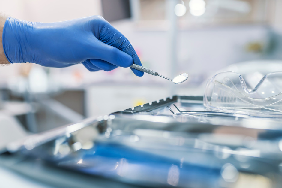 Mężczyzna zmarł w dwa tygodnie po usunięciu zęba mądrości Fot. Shutterstock Mężczyzna zmarł w dwa tygodnie po usunięciu zęba mądrości Fot. Shutterstock