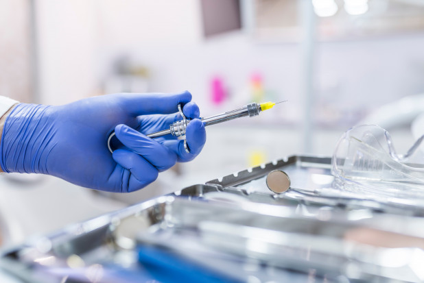 Lista miejsc w Polsce gdzie działa pogotowie stomatologiczne Fot. Shutterstock Pogotowie stomatologiczne na NFZ. Nie ma chętnych do pracy