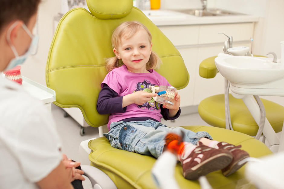 Proteza zębowa u dziecka. Ile kosztuje Fot. AdobeStock